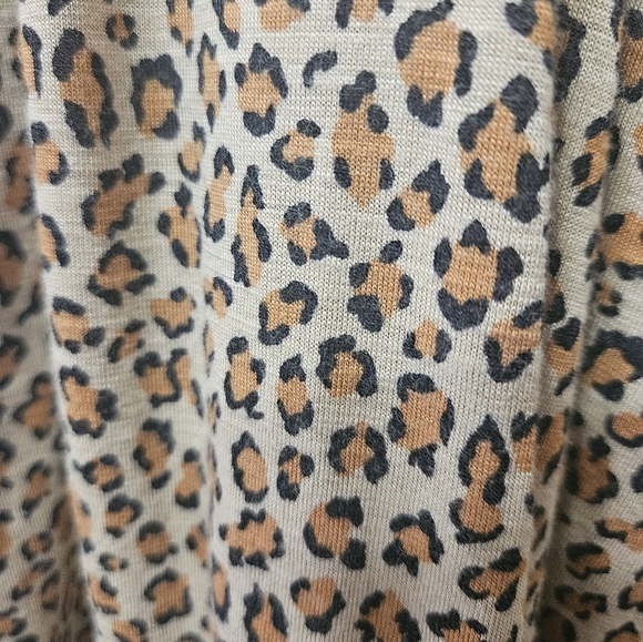 Chaps Cheetah Women Lace Up Top size L - Picture 3 of 9